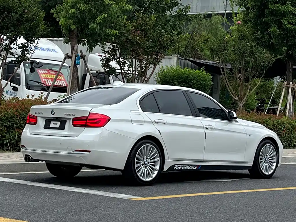 BMW 3 Series — миниатюра 4