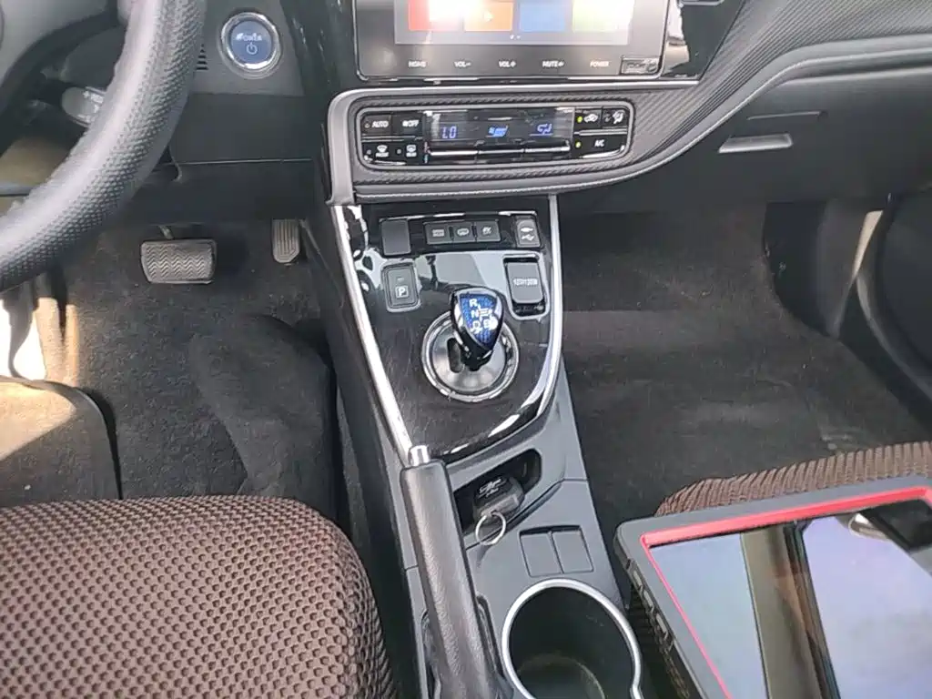 Toyota Levin Twin Engine E+ — миниатюра 14