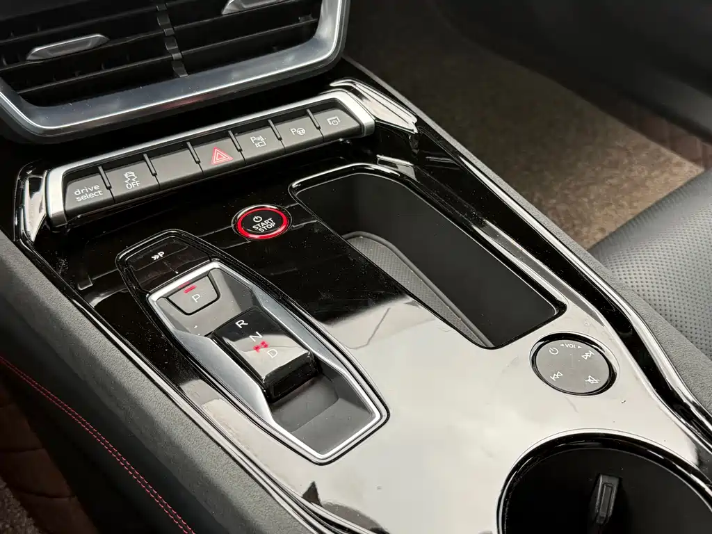 Audi e-tron GT — миниатюра 12