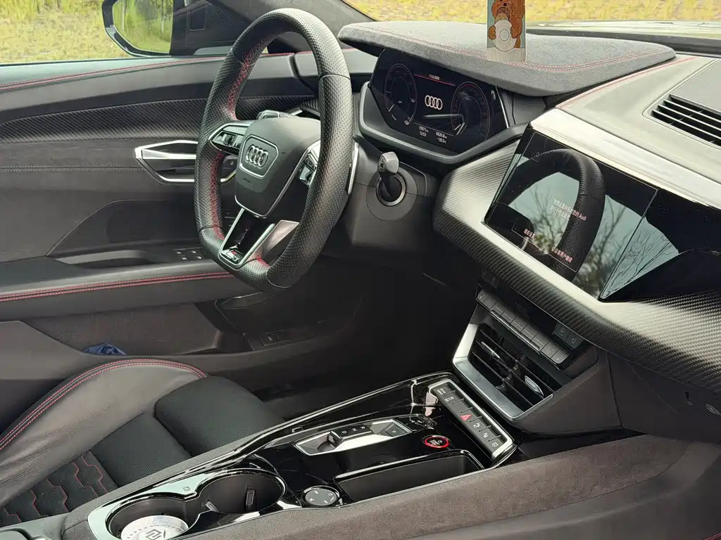 Audi e-tron GT — миниатюра 9