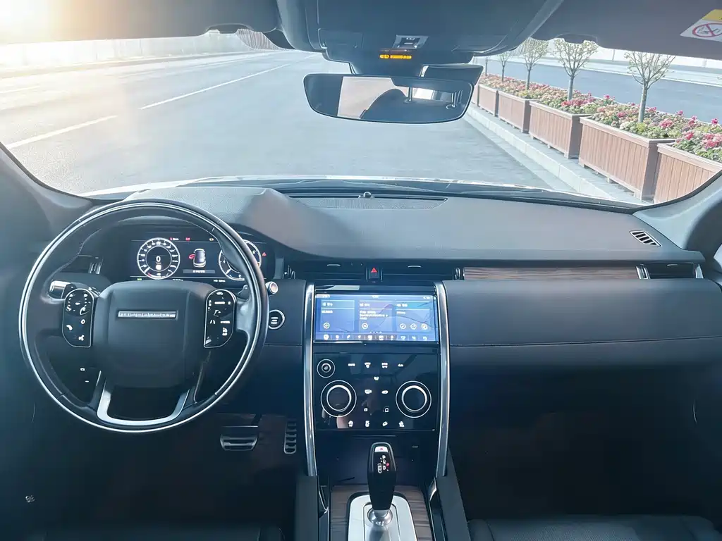 LAND ROVER DISCOVER SPORTS