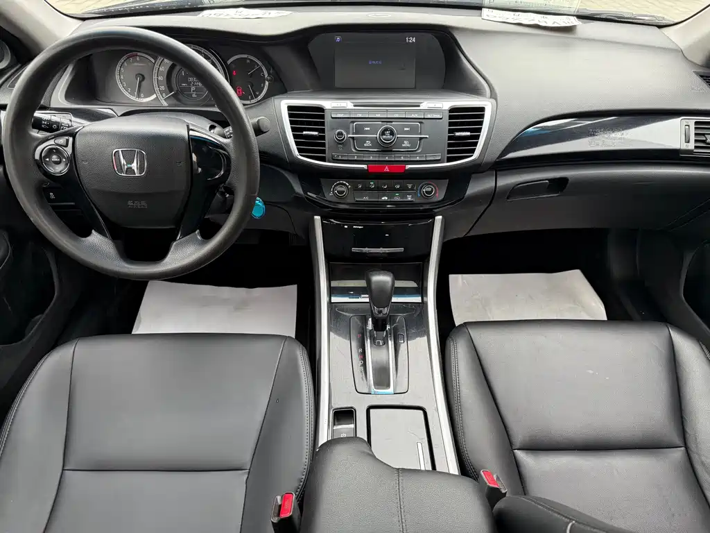 Honda Accord — миниатюра 17