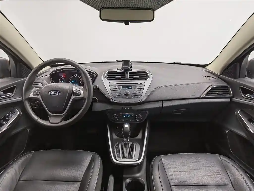 Ford Escort 2015 1.5L AT Fashion