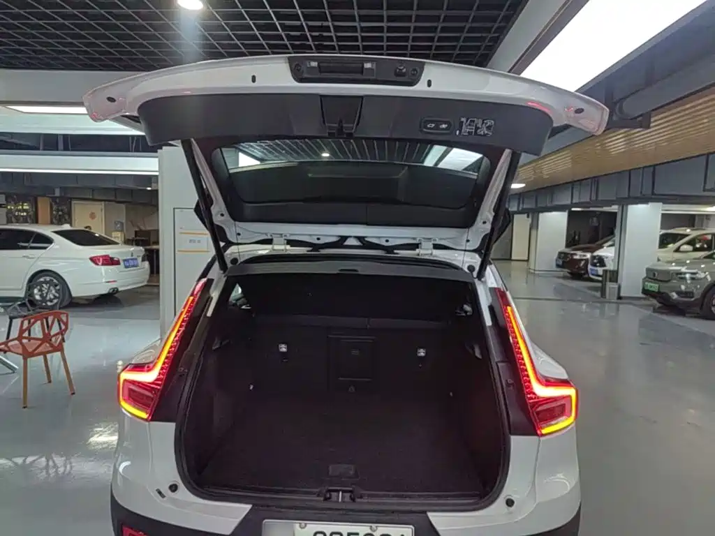 Volvo XC40 NEV — миниатюра 19