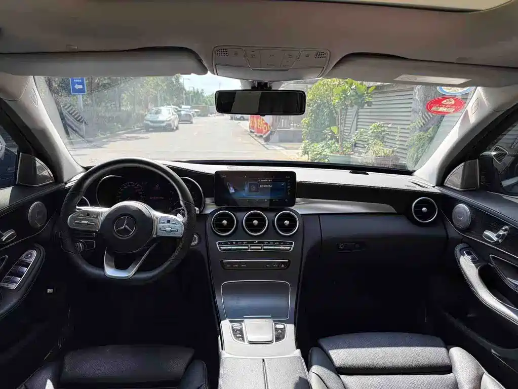 Mercedes-Benz C-Class — миниатюра 6