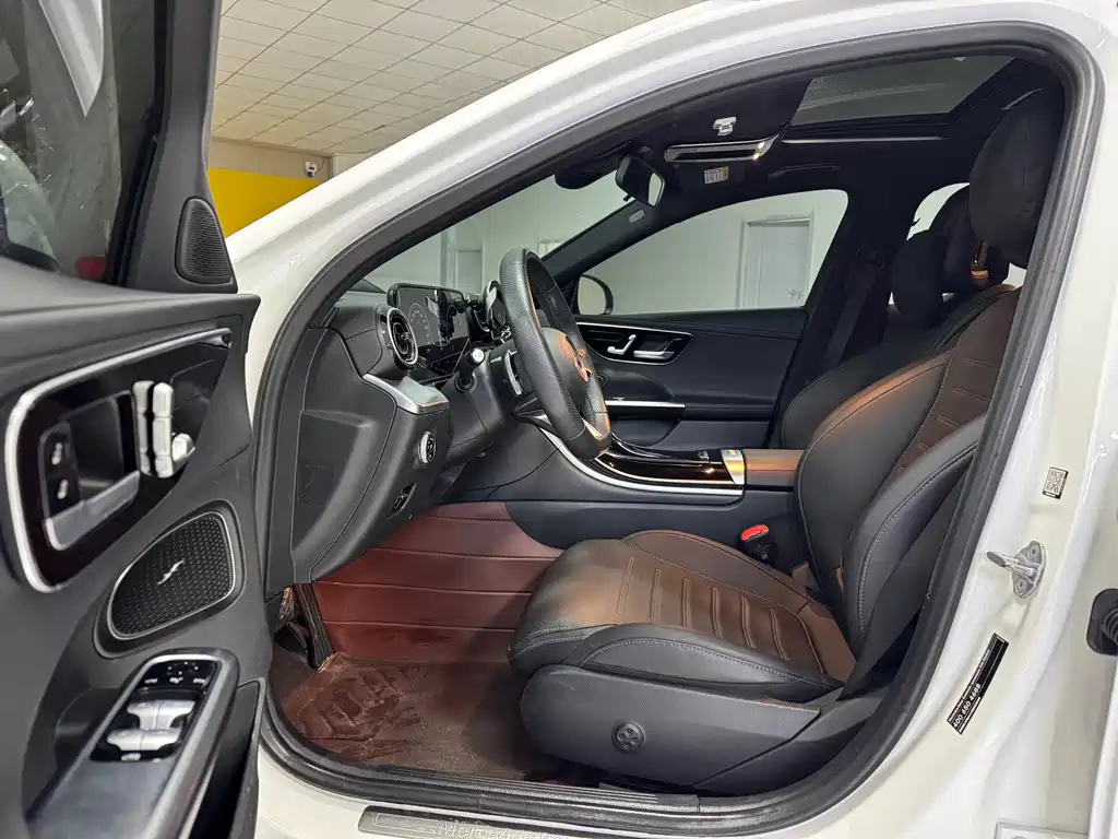 Mercedes-Benz C-Class — миниатюра 4