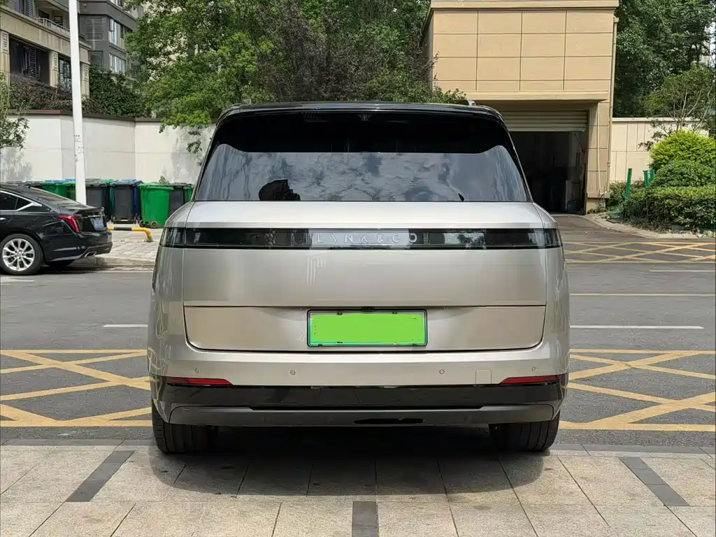 Lynk & Co 900 — миниатюра 7