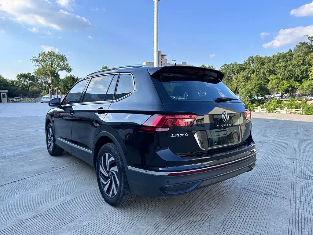 Volkswagen Tiguan L — миниатюра 7