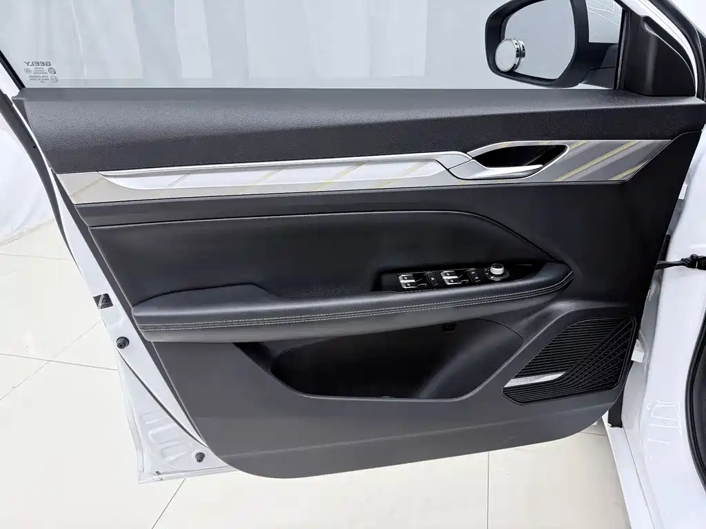 Geely L HiP — миниатюра 16