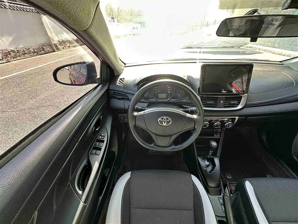 TOYOTA YARIS L ZHIXUAN