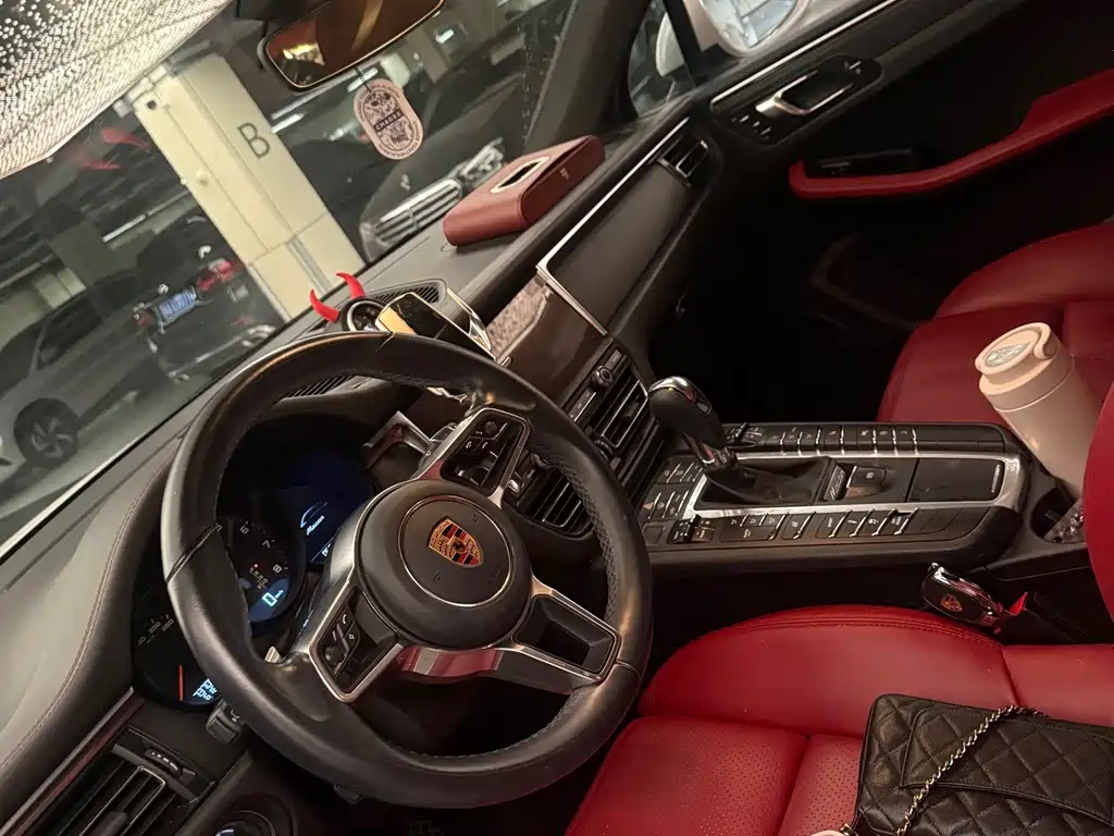 Porsche Macan — миниатюра 5