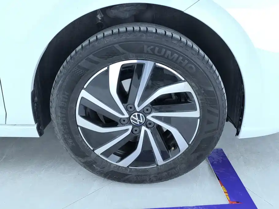 Volkswagen Lavida — миниатюра 6