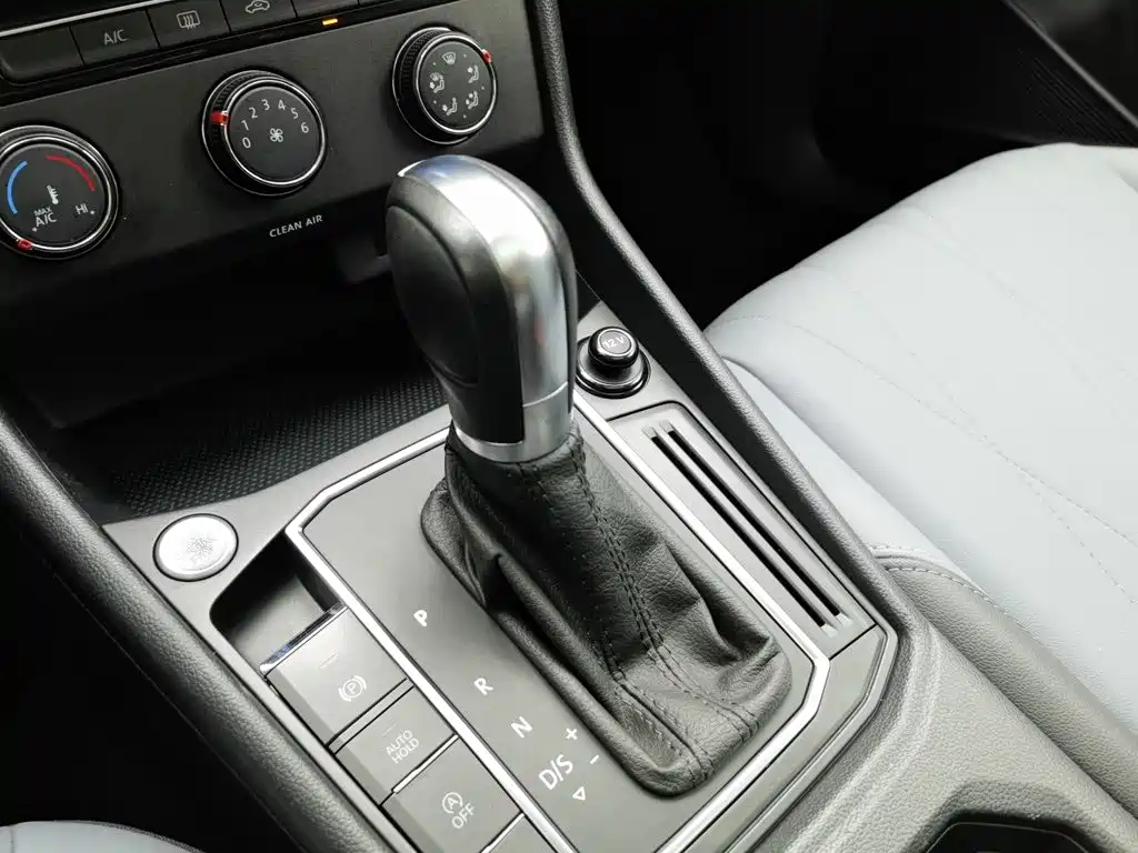 Volkswagen Lavida — миниатюра 13