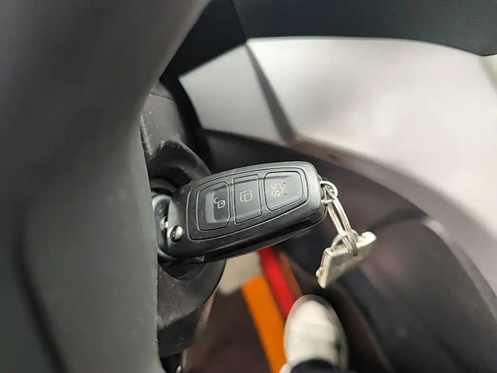 Ford Kuga — миниатюра 9