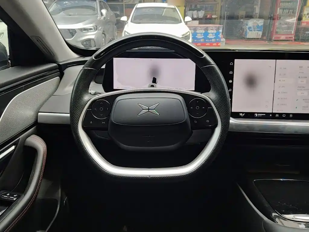 XPeng P7 — миниатюра 11