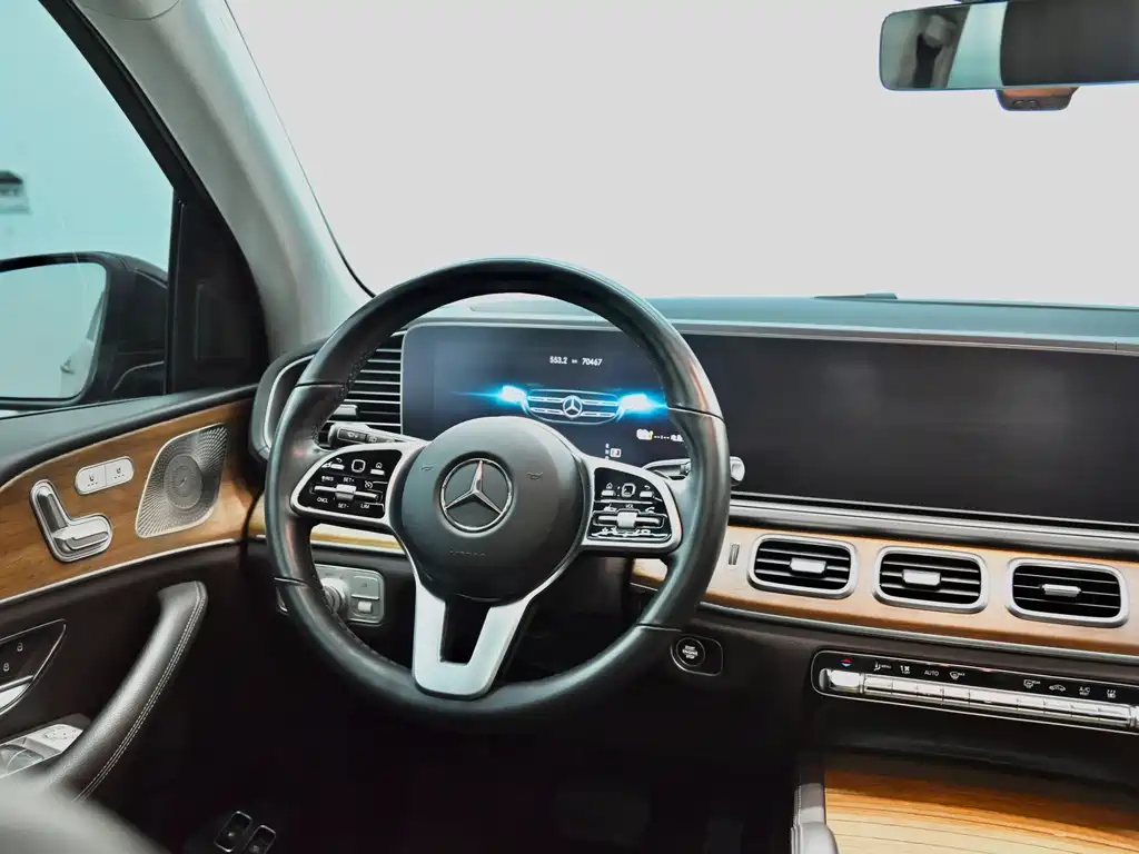 Mercedes-Benz GLE New Energy — миниатюра 12