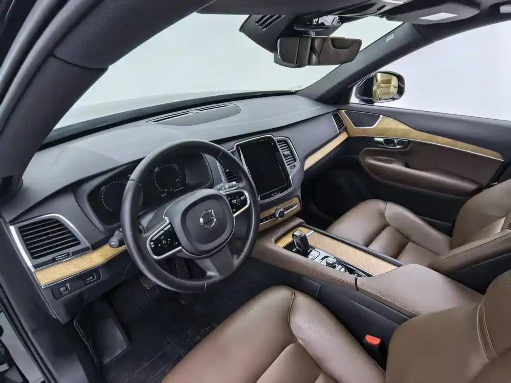 Volvo XC90 — миниатюра 18