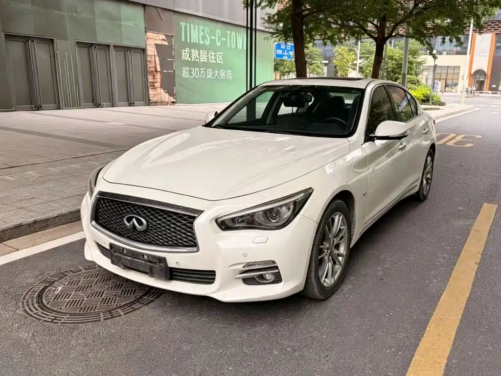 Infiniti Q50L