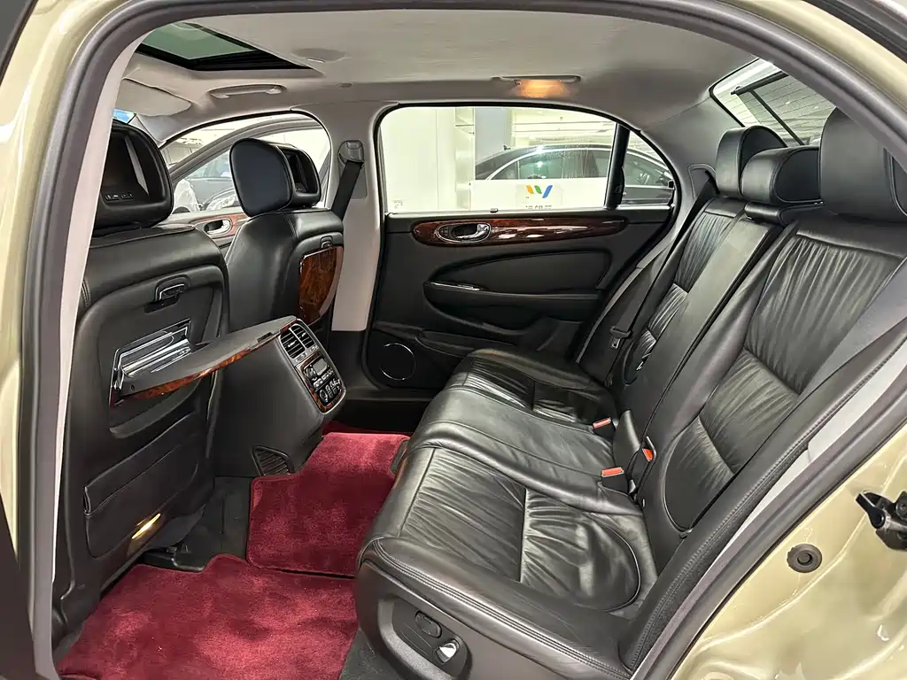 Jaguar XJ — миниатюра 15