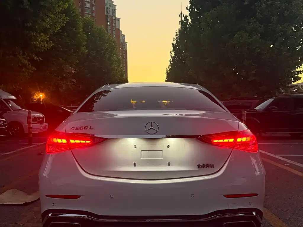Mercedes-Benz C-Class — миниатюра 11