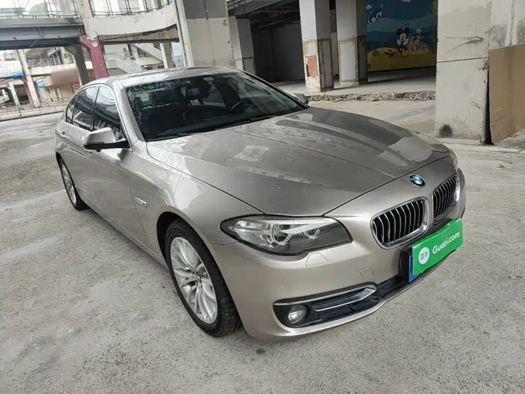 BMW 5 Series — миниатюра 4