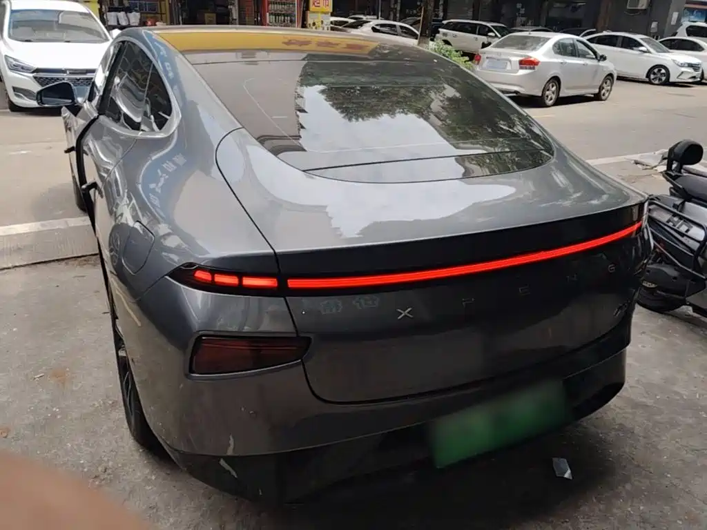 XPeng P7 — миниатюра 6