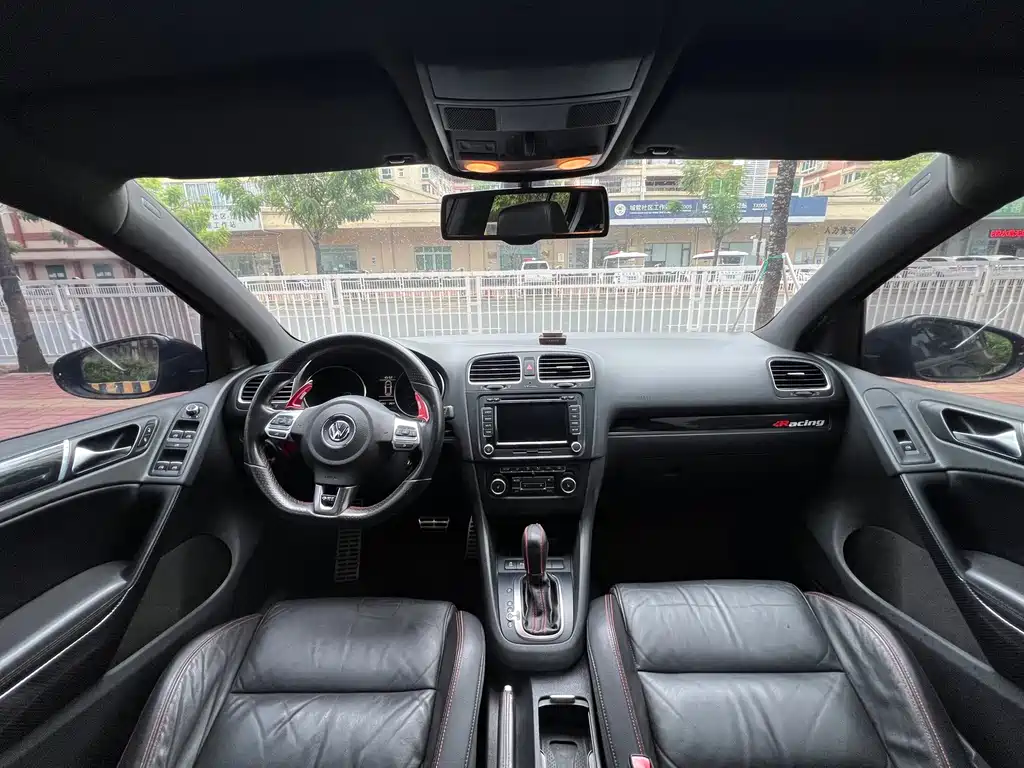 Volkswagen Golf GTI — миниатюра 12
