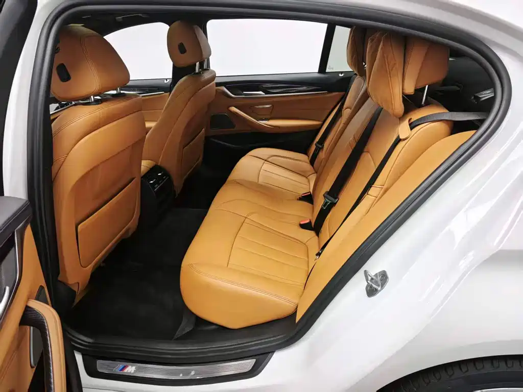 BMW 5 Series — миниатюра 5