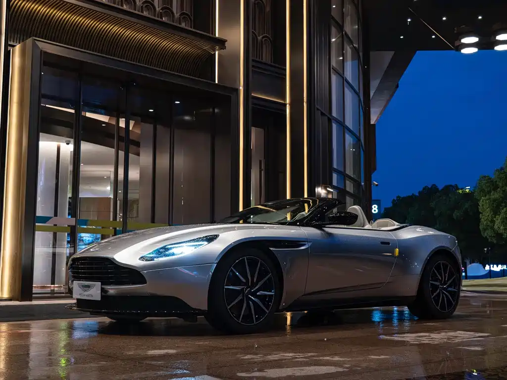 Aston Martin DB11 4.0T V8 Volante, фото 2