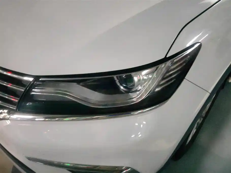 ROEWE  RX5