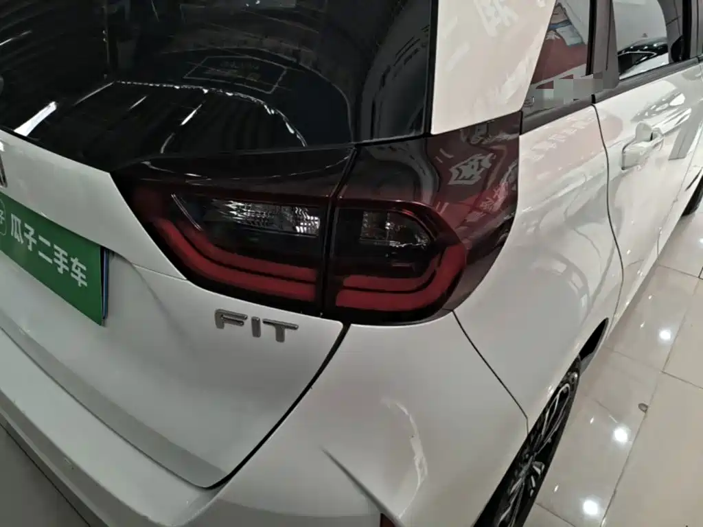 Honda Fit — миниатюра 8