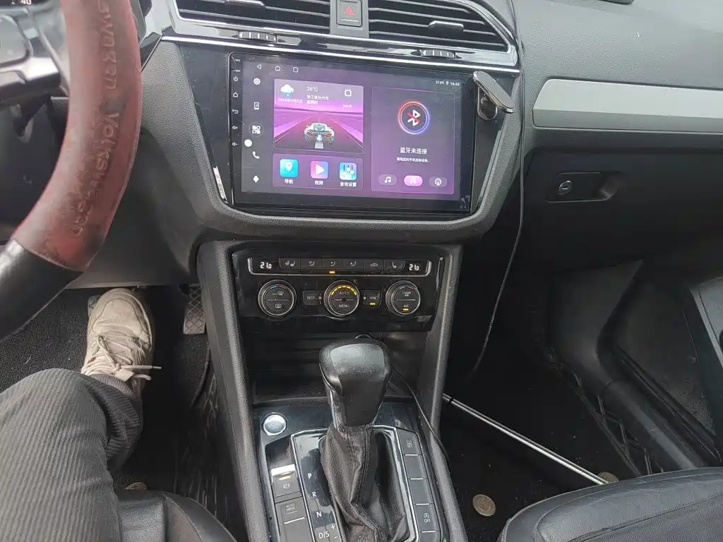 Volkswagen Tiguan L — миниатюра 16