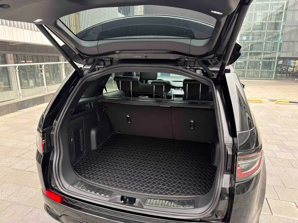 Land Rover Discovery Sport — миниатюра 9