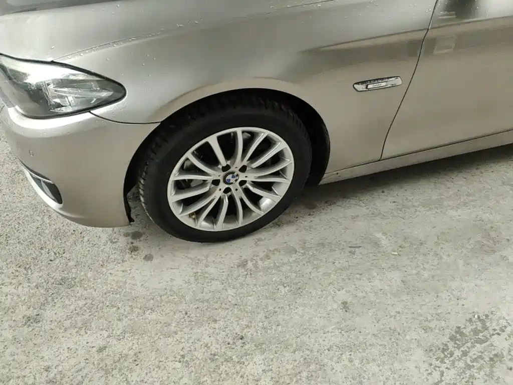 BMW 5 Series — миниатюра 23