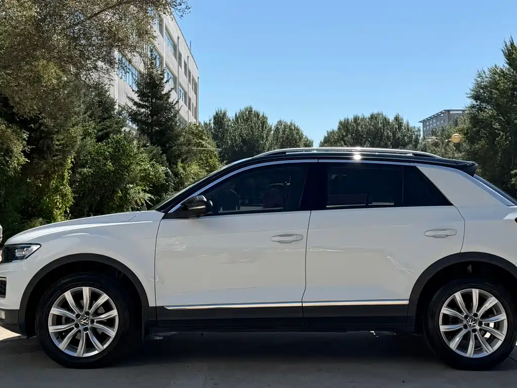 Volkswagen T-Roc — миниатюра 8