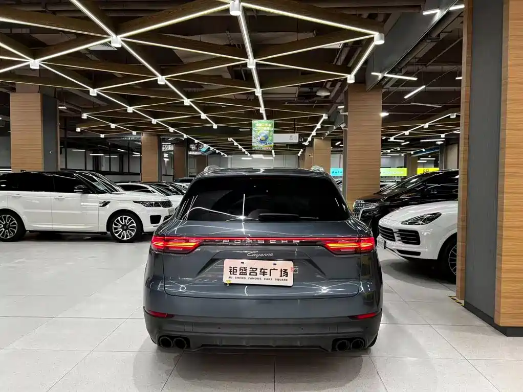 Porsche Cayenne — миниатюра 6