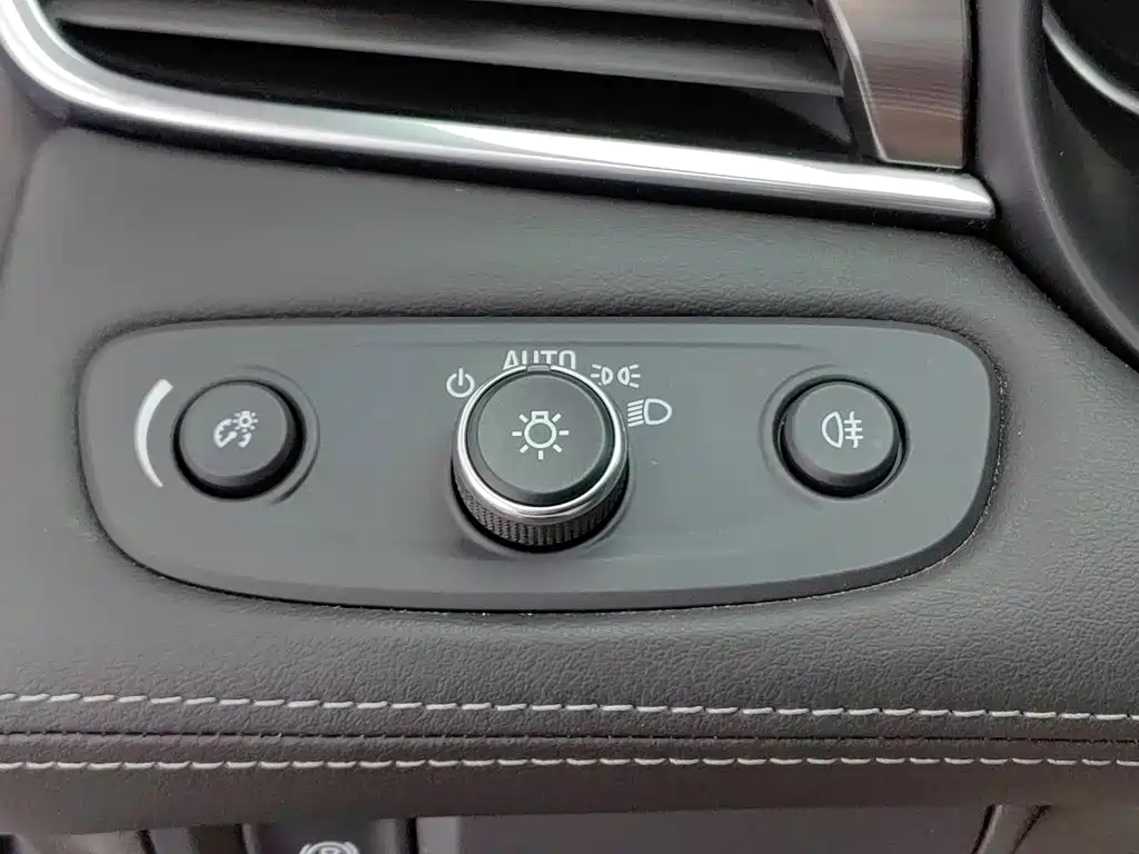 Buick LaCrosse — миниатюра 21