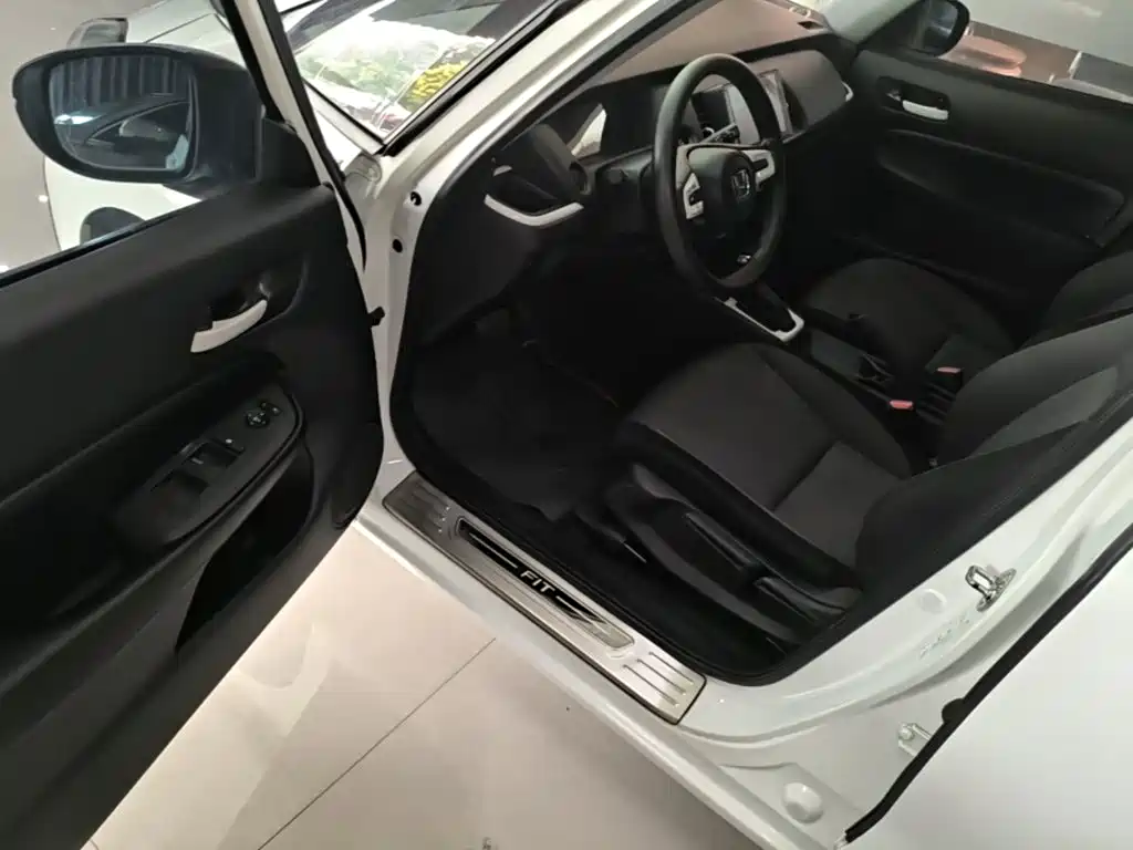 Honda Fit — миниатюра 16