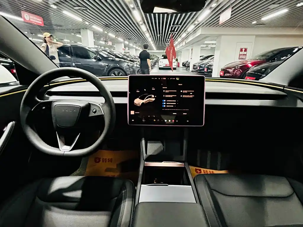 Tesla Model 3 — миниатюра 8