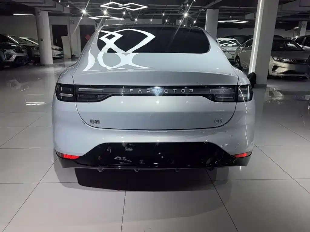 Leapmotor Leapmotor C01 — миниатюра 4