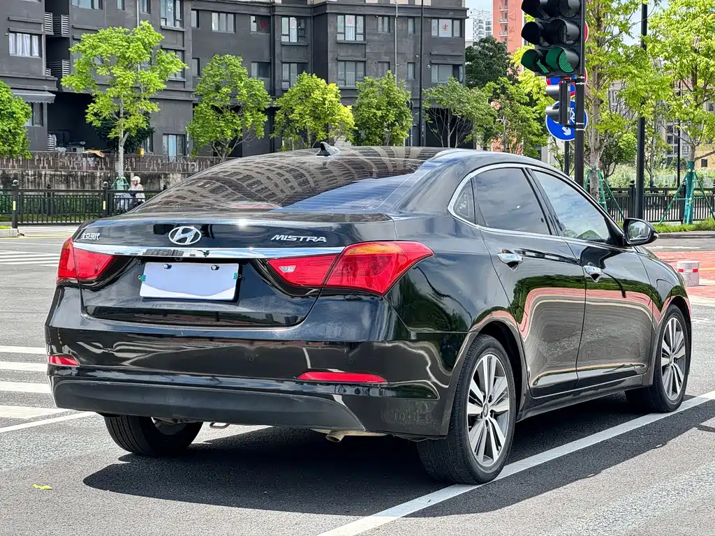 Hyundai Mistra — миниатюра 11