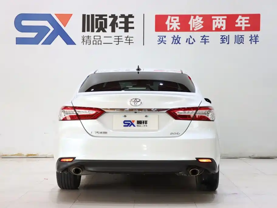 Toyota Camry — миниатюра 5
