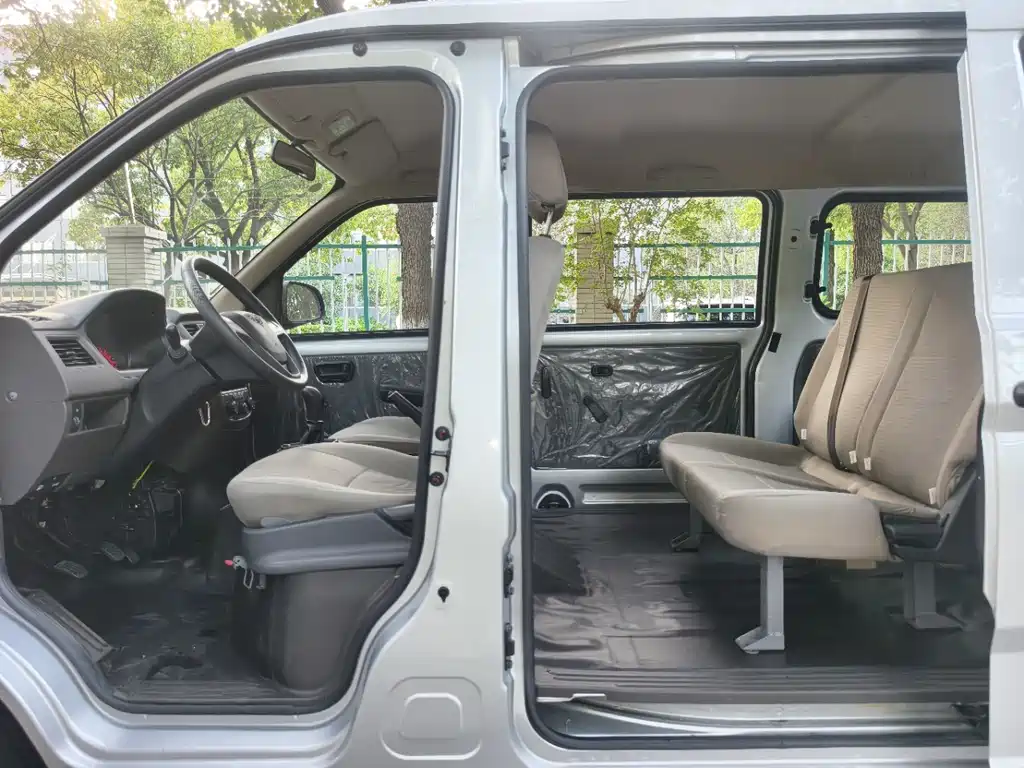 Wuling Rongguang S — миниатюра 14