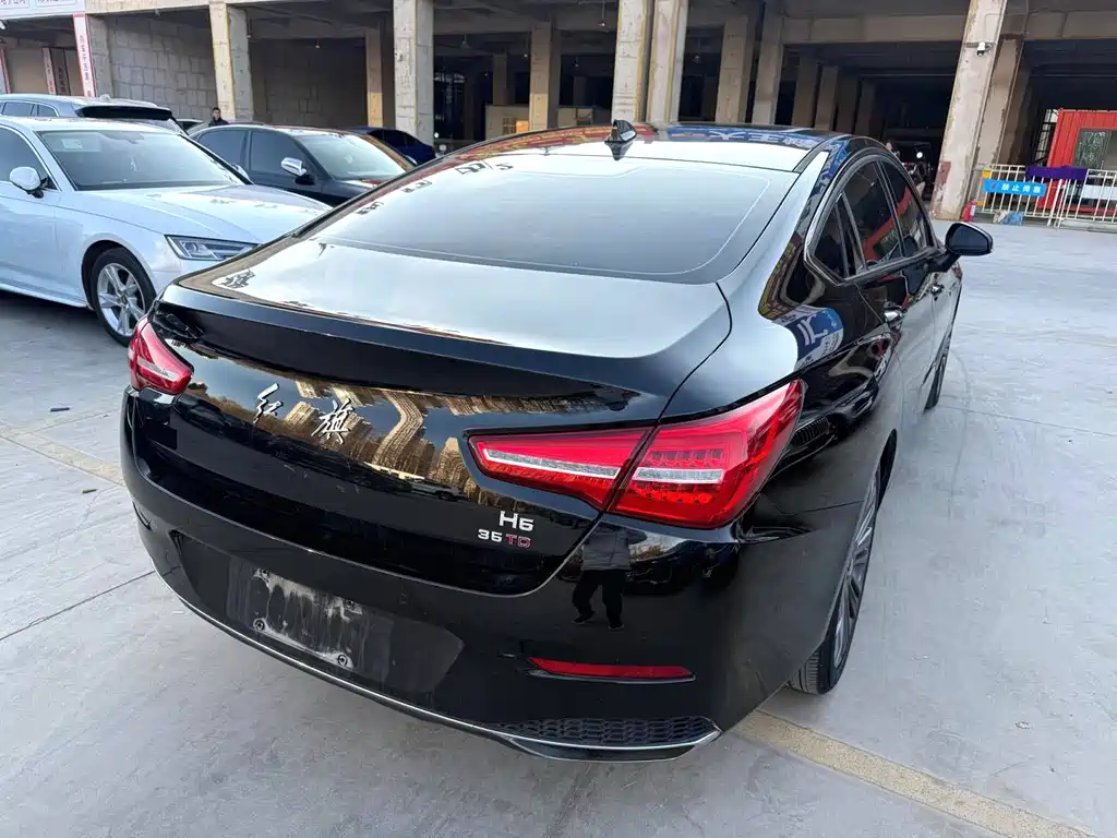 Hongqi Hongqi H5 — миниатюра 10