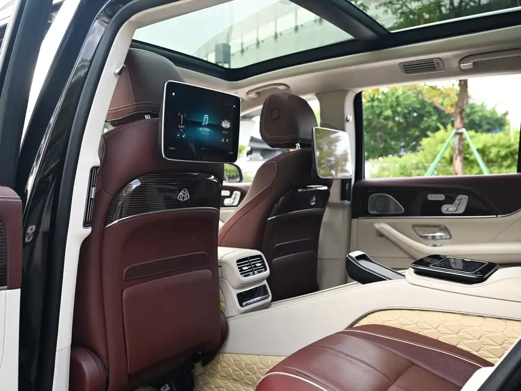 Mercedes-Benz GLS — миниатюра 11