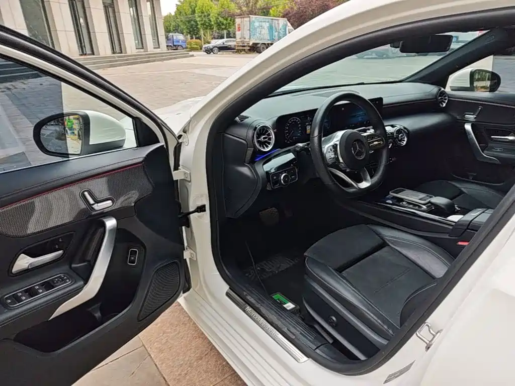 Mercedes-Benz A-Class — миниатюра 16