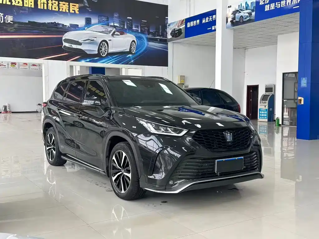 Toyota Crown Kluger 2022