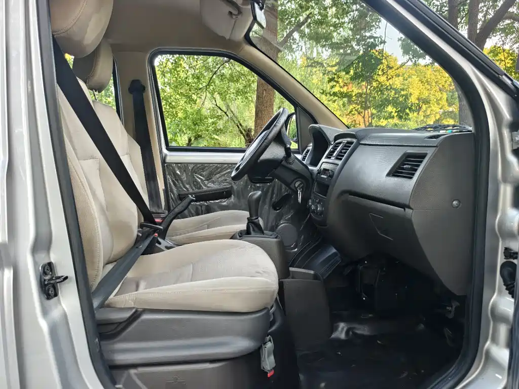 Wuling Rongguang S — миниатюра 11