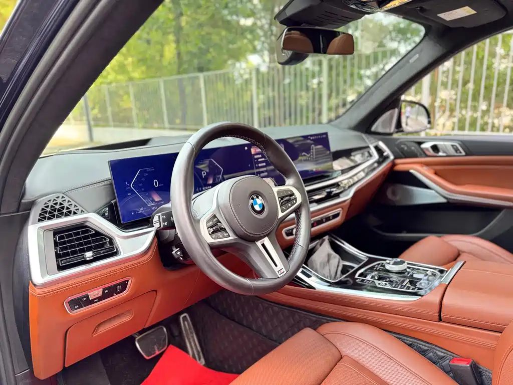 BMW X7 M60i — миниатюра 11