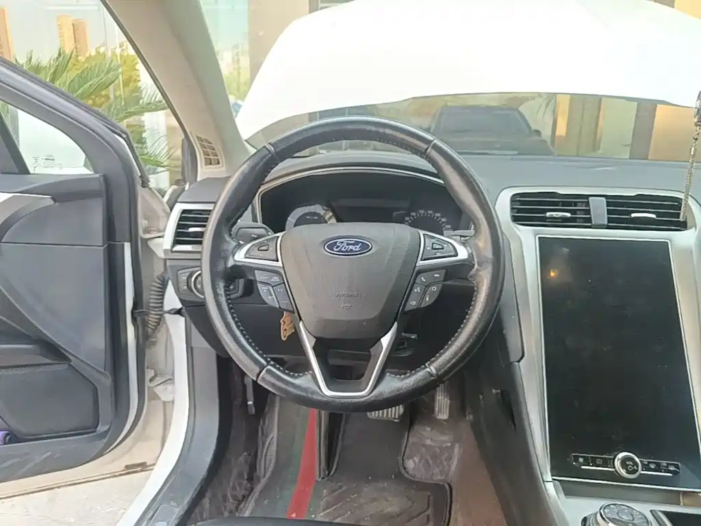 Ford Mondeo — миниатюра 11